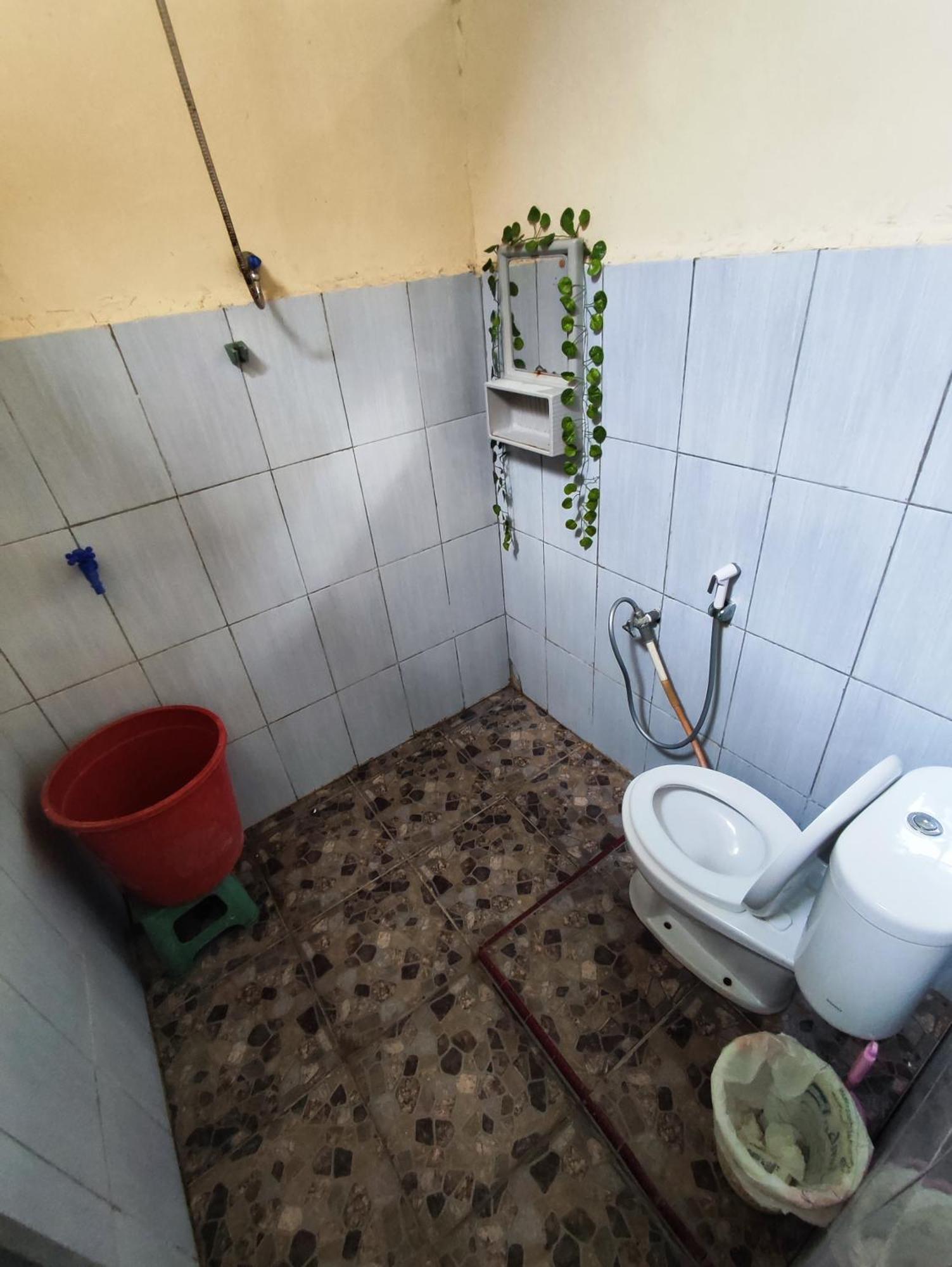 Frangky Homestay Manado Exterior photo