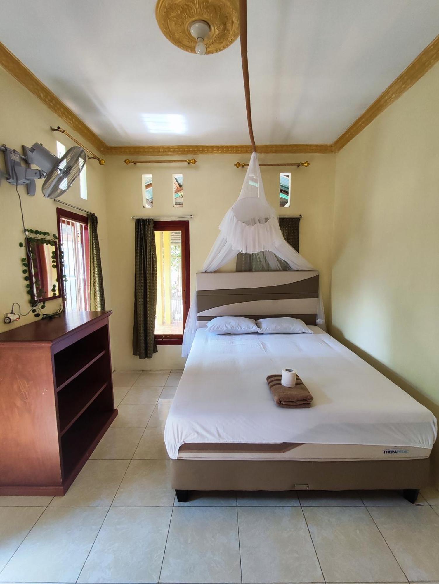 Frangky Homestay Manado Exterior photo