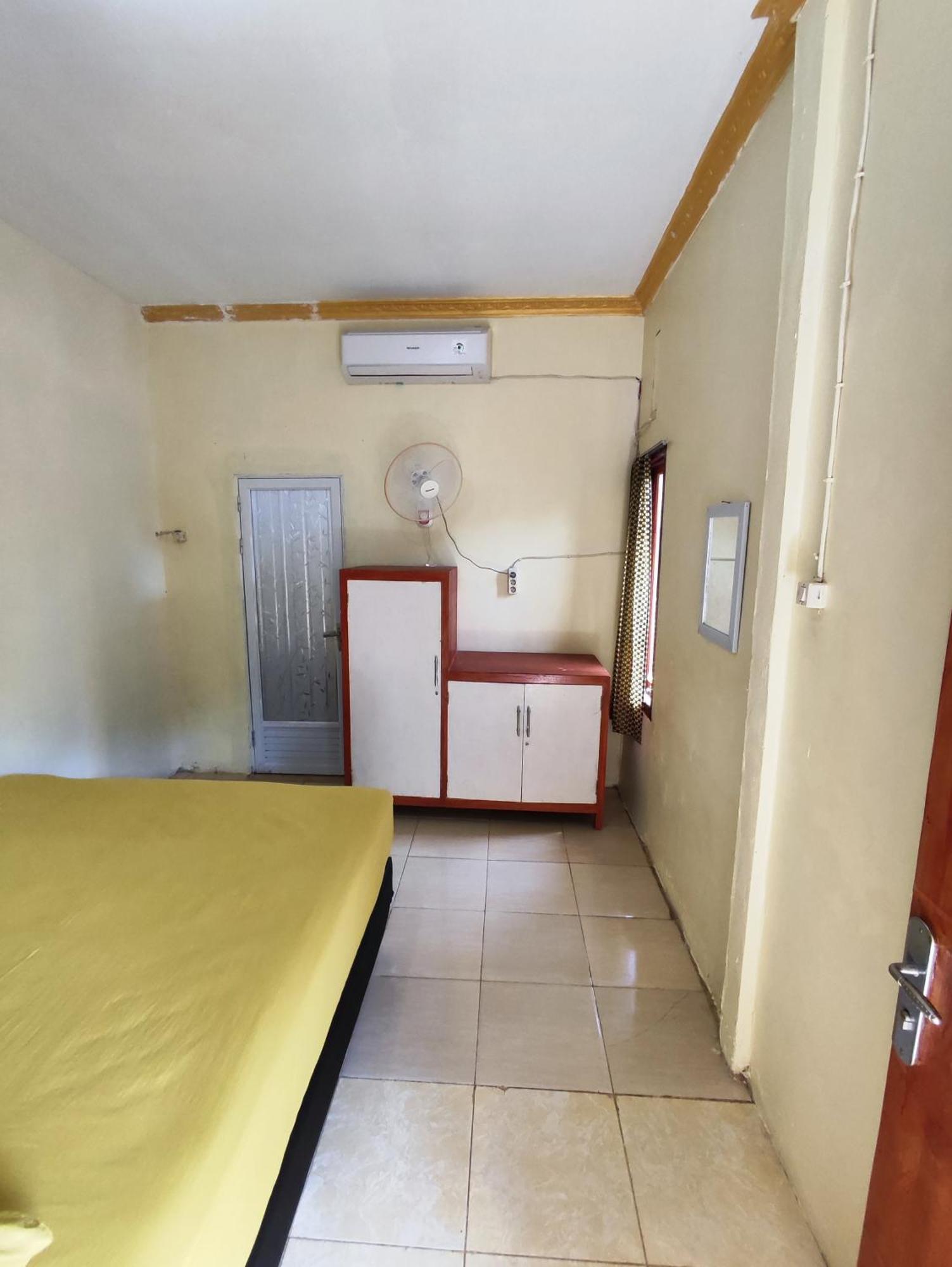 Frangky Homestay Manado Exterior photo