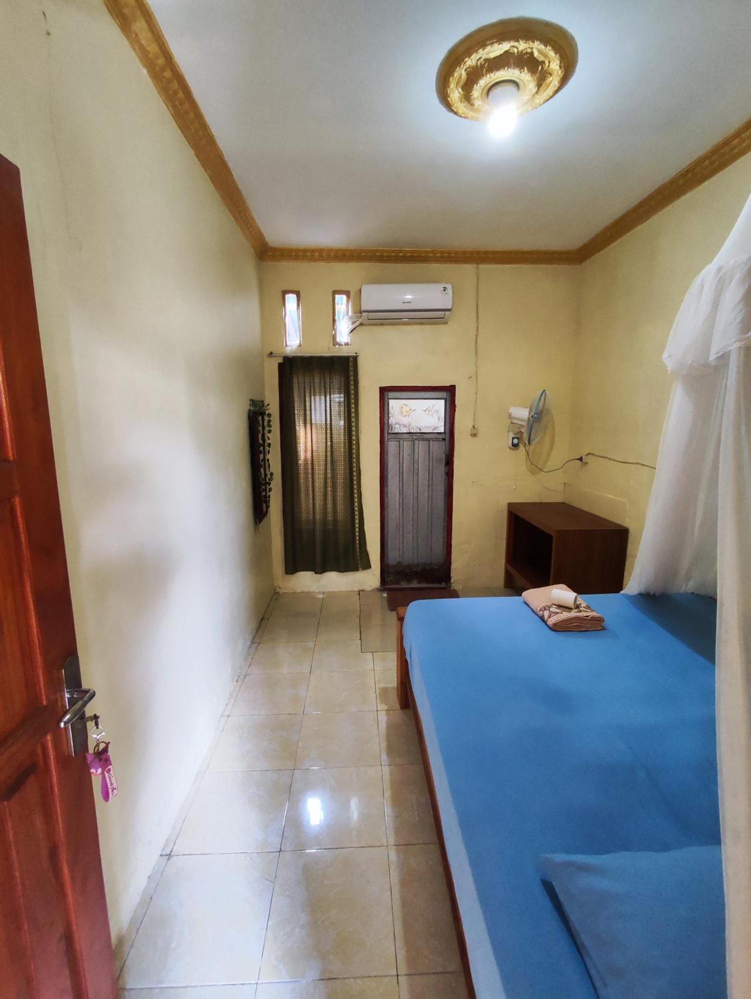 Frangky Homestay Manado Exterior photo